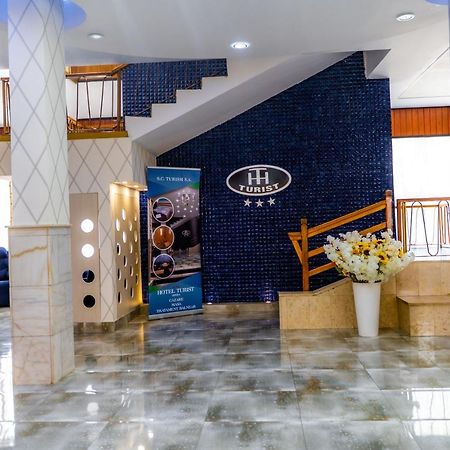 Hotel Turist Pucioasa Bagian luar foto