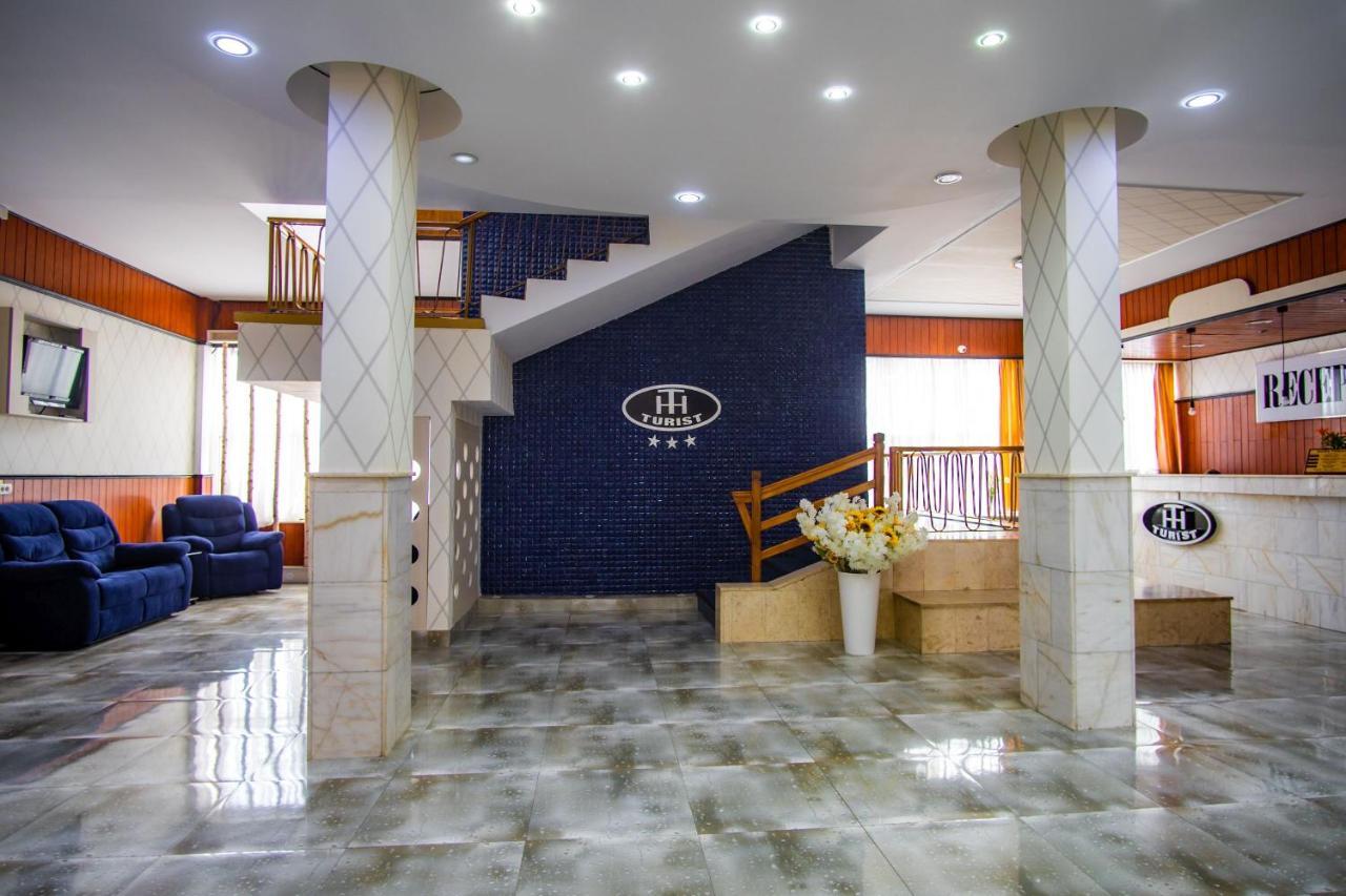 Hotel Turist Pucioasa Bagian luar foto