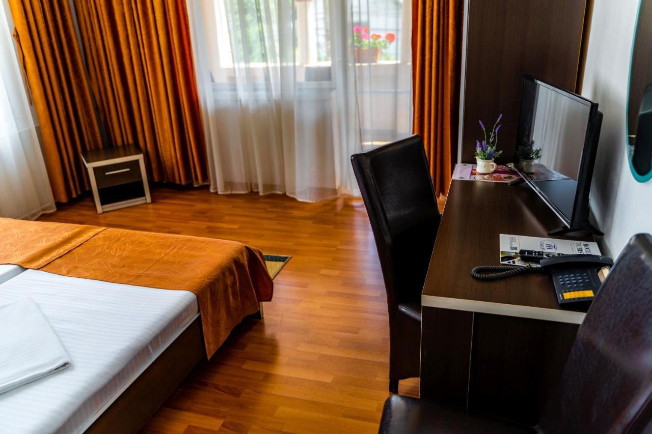 Hotel Turist Pucioasa Bagian luar foto